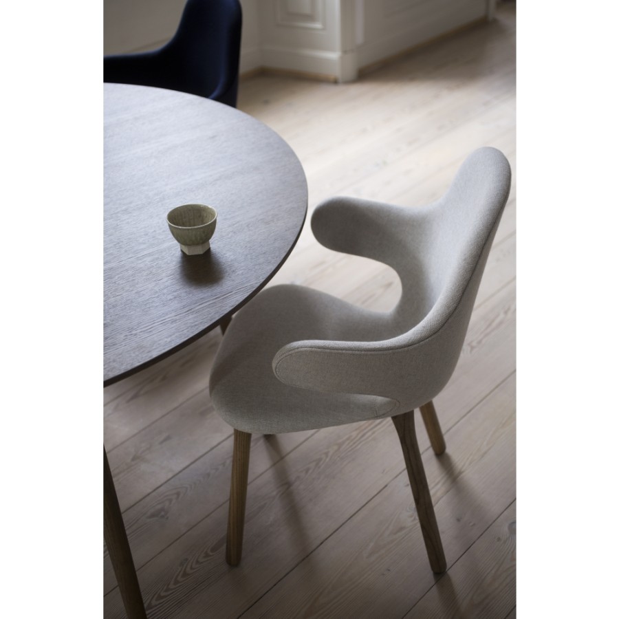 &Tradition Furniture | &Tradition - Catch Jh1 Chair With Wooden Legs