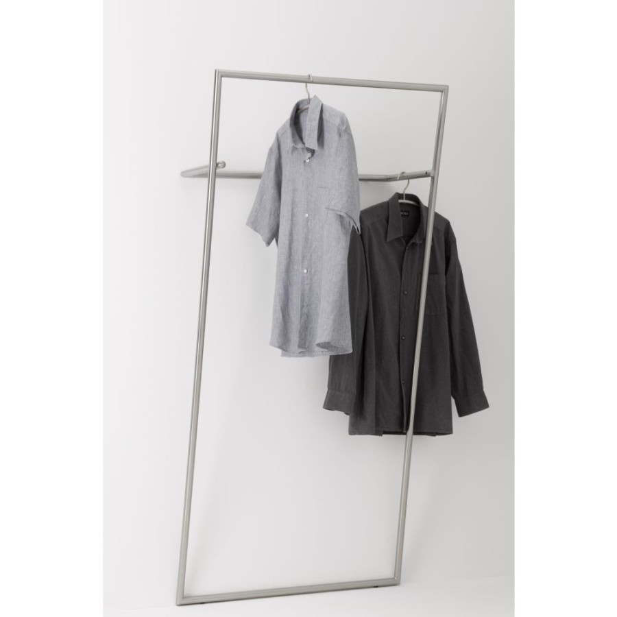 Jan Kurtz Closets | Jan Kurtz - Barrel Clothes Rack